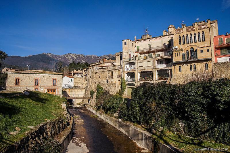 Hotel La Fonda Dels Pirineus Macanet De Cabrenys Exterior photo